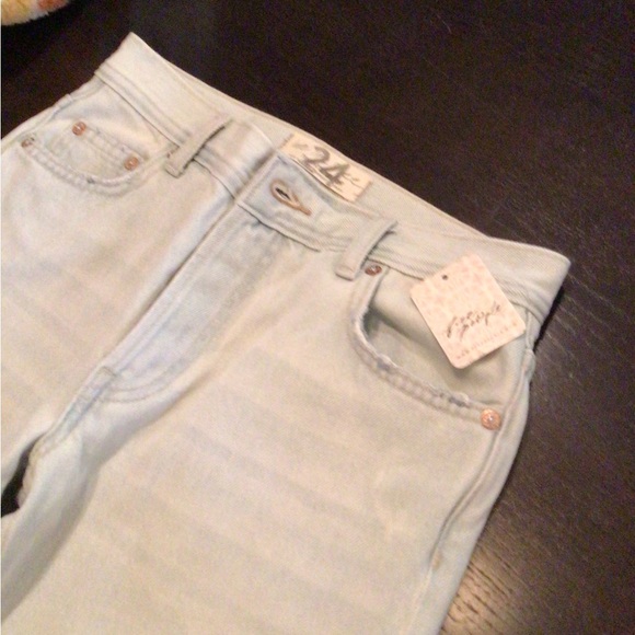 SALE ! Free People distressed jeans - Picture 4 of 9